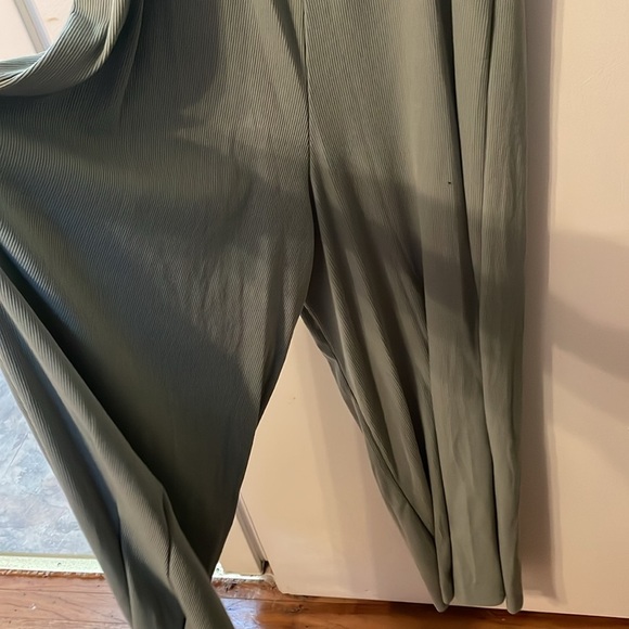 SHEIN Medium Sea Foam Green Jumpsuit - Picture 7 of 9